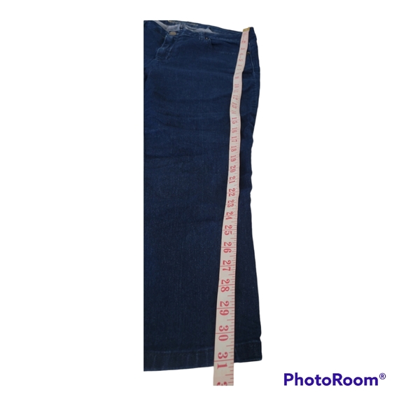 Michael Kors Capri Jeans. Size 8. EUC - Picture 9 of 10